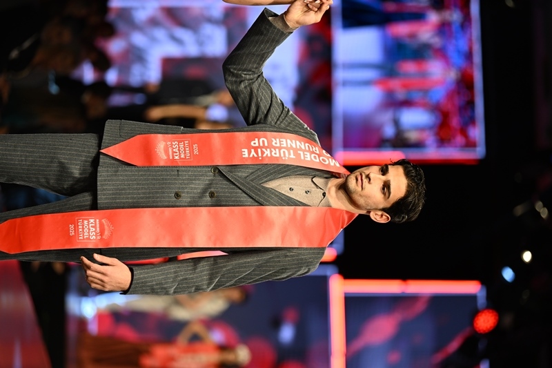 Sammyvit Klass Model Türkiye 2025 Erkeklerde �Second Runner Up� Unvan� Eren Kaya�n�n Oldu 